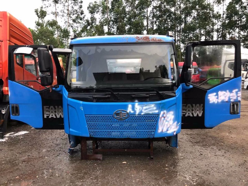 厦门新高清二手驾驶室图片