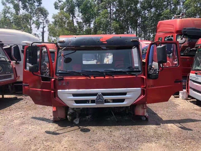 低价出售二手乘龙H7驾驶室