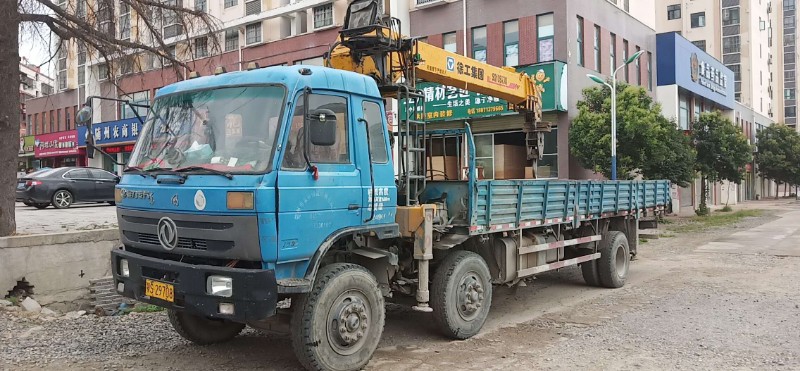 二手随车吊东风配徐工10吨吊机货箱冷铆加厚急售