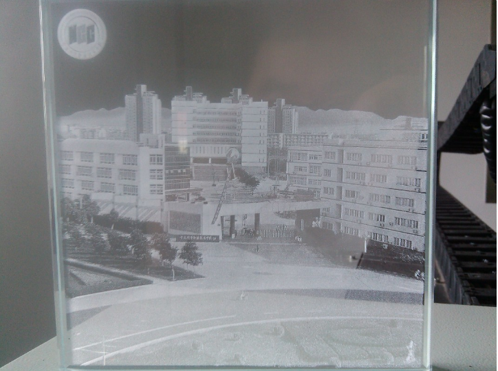 激光内雕玻璃发光玻璃